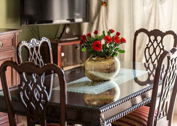 Seaview 10 Min To The Old Town شقة