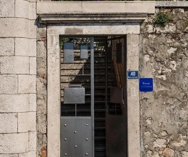 Daire Seaview 10 Min To The Old Town