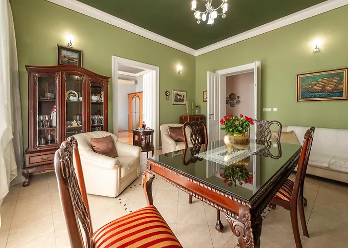 Daire Seaview 10 Min To The Old Town