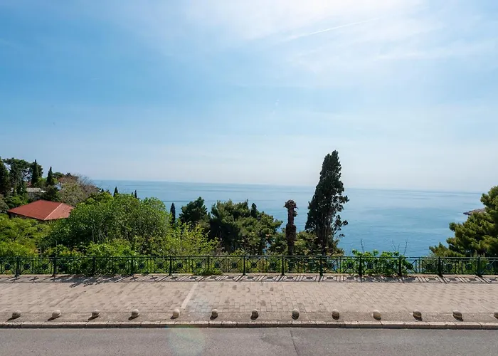 Daire Seaview 10 Min To The Old Town *